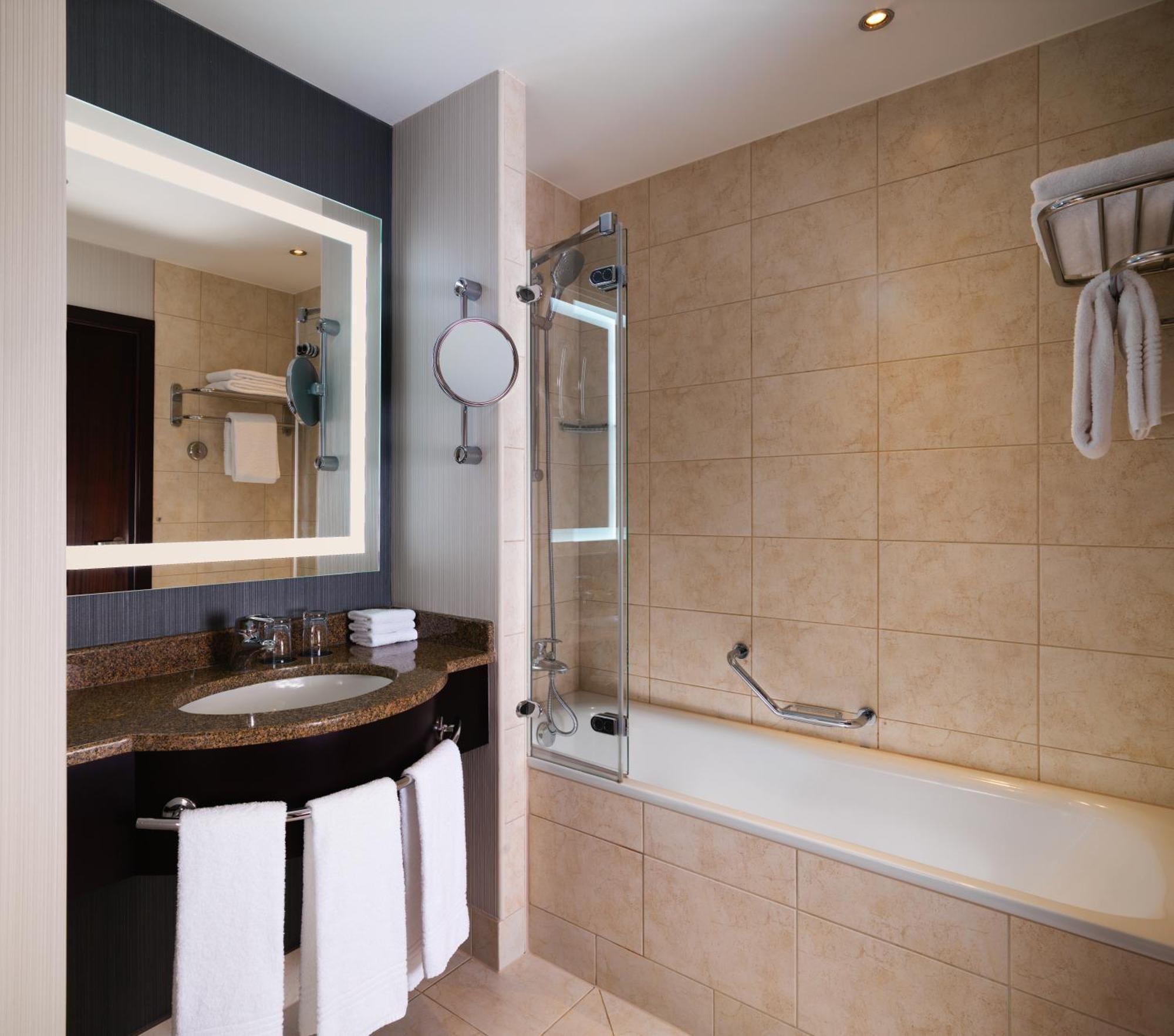 Sheraton Grand Hotel 5*